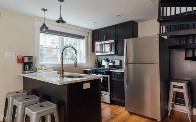 Renovated & Modern Home in Downtown Philly