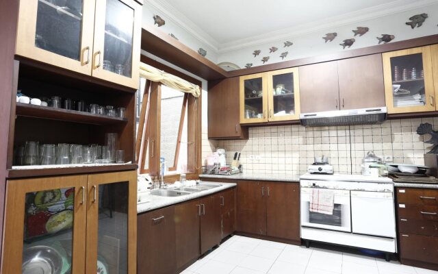 Oyo 1059 Roemah Oma Guest House