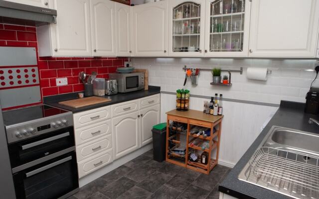 Spacious 2 Bedroom House in Redfield