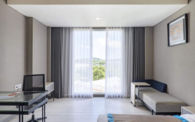 Blue Sky Hotel