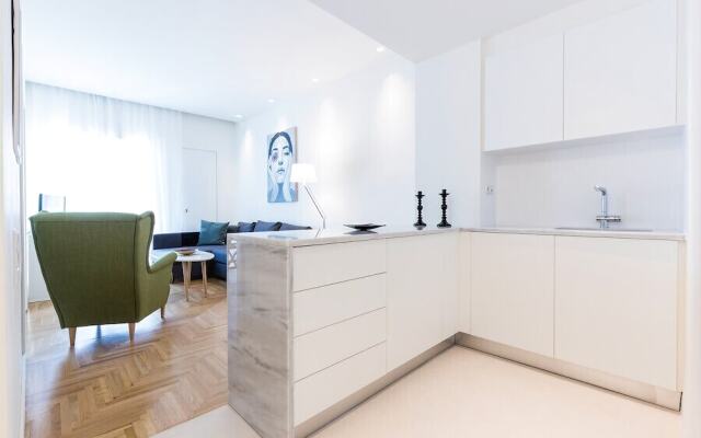 Great Acropolis view apartment in City Center