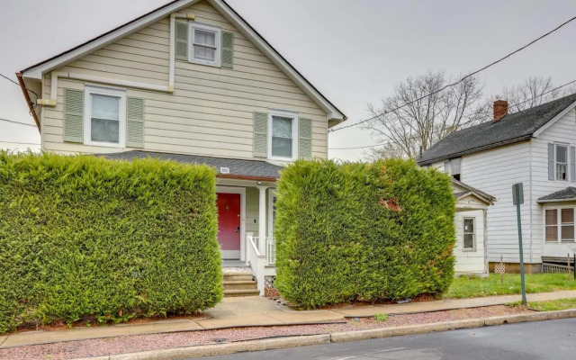 Walkable Dtwn Townhome Near Campus & Palmer Square