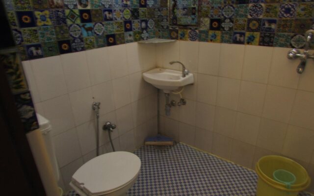 Vinayak Guest House