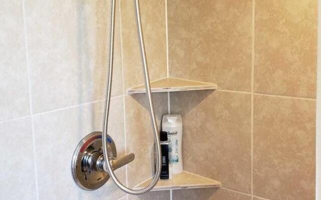 Diamond Head Beach Hotel 805