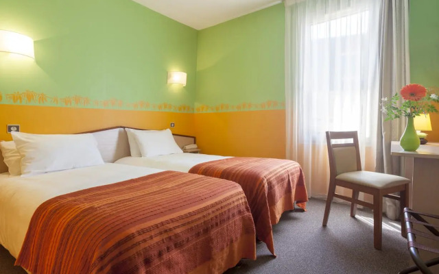 Brit Hotel Chinon le Lion d'Or