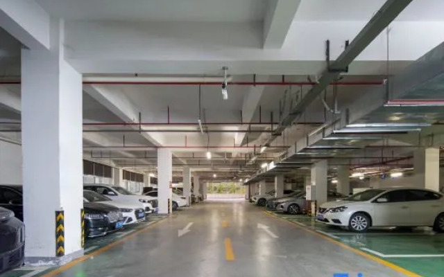Hengxuan Hotel (Zhongxian Wanda Plaza)