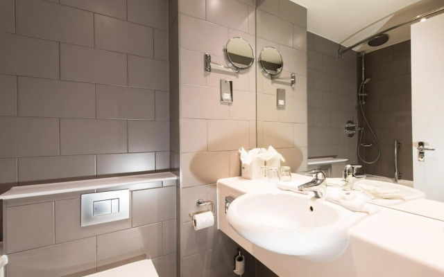 Holiday Inn Edinburgh by IHG