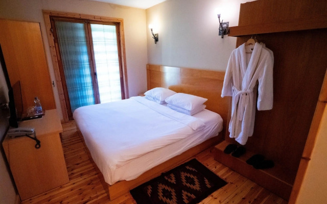 Natyral Razma Resort