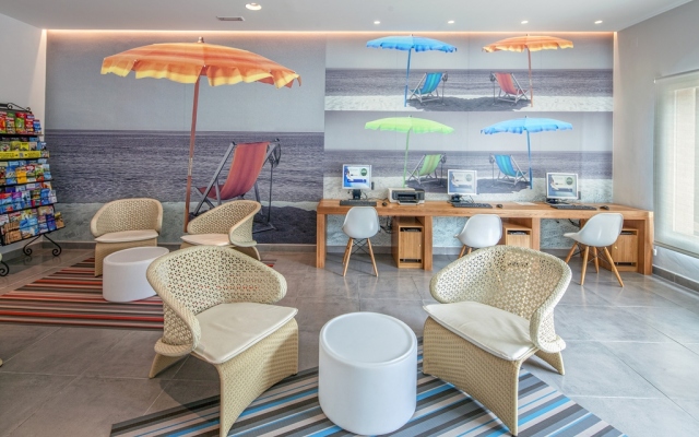 Los Amigos Beach Club Hotel