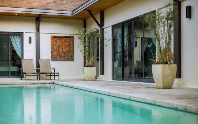 Two Villas Holiday: Oriental Style Nai Harn Beach