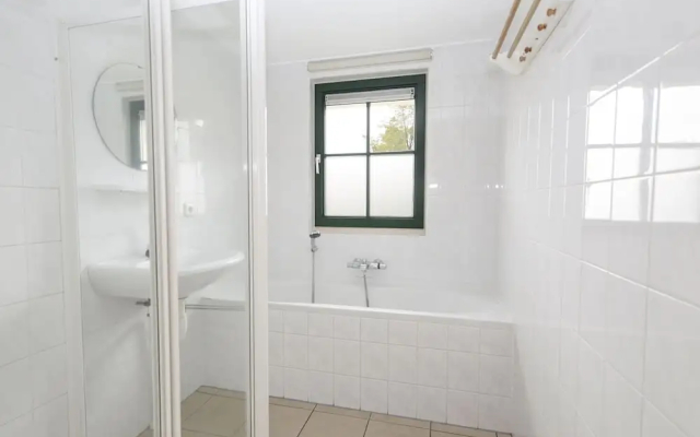 Cozy Holiday Home with Dishwasher near Meppel - Hotel in Hardenberg - Photo 5
