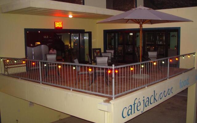 Jack's Seaview Inn
