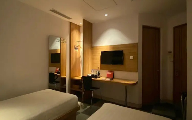 Zoom Hotel jemursasri