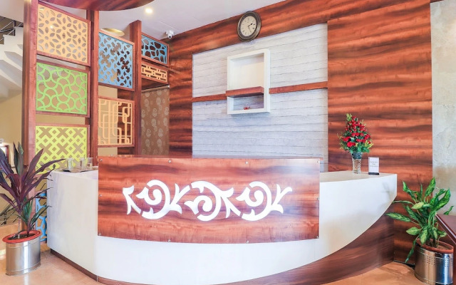 OYO 7583 Hotel Suraj Palace 1