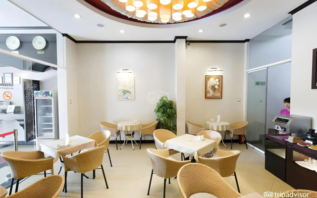 Orchid Hotel