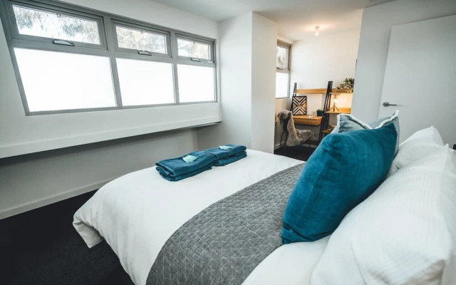 Blue Gum on First Ave - CBD Fringe, Wifi, Netflix