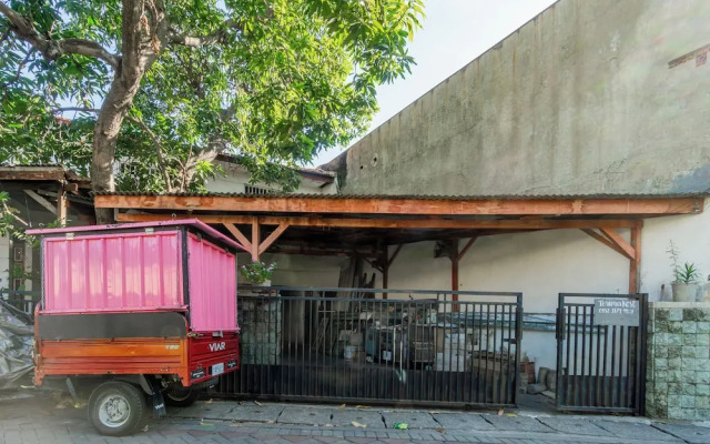 OYO Life 94040 Agung Home Stay