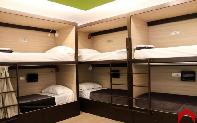 Vulkan Capsule Hostel