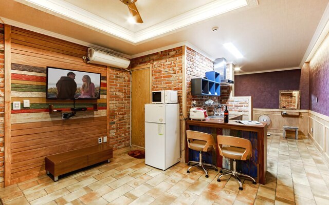 Gyeongju Rosso House Pension