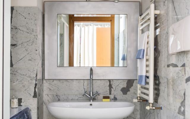 Home at Hotel Porta Romana - Carità Apt