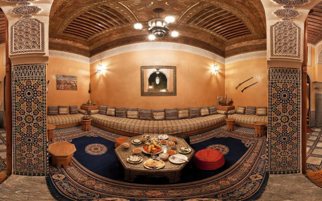 Riad Layalina