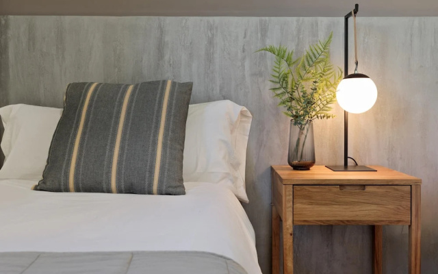 Rambla Paris Attic Apartment