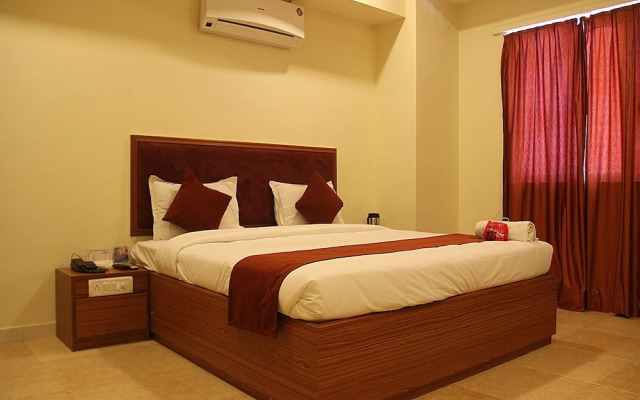 OYO 1697 Hotel PM Regency