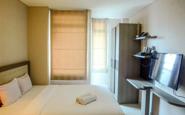 Prime Location Studio Apartment at Elpis Residence near Ancol