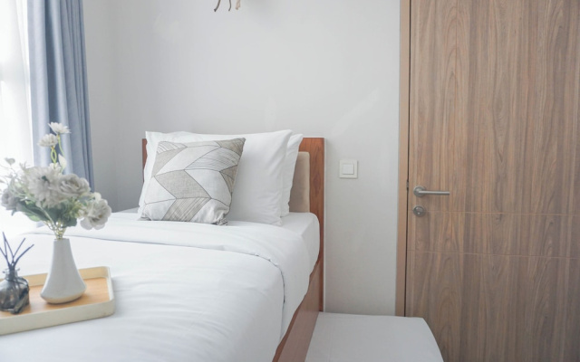 Comfy And Elegant 2Br At Tamansari Iswara Apartment