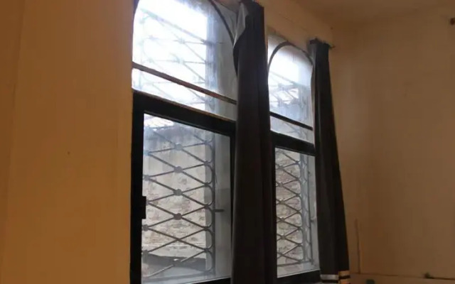 Mimi's studios