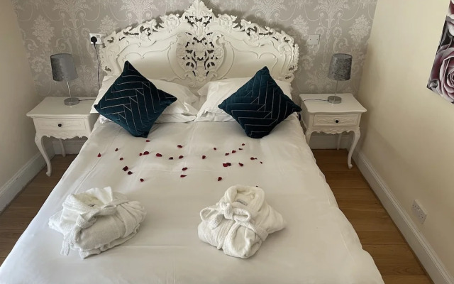 The Thatched Cottage Inn