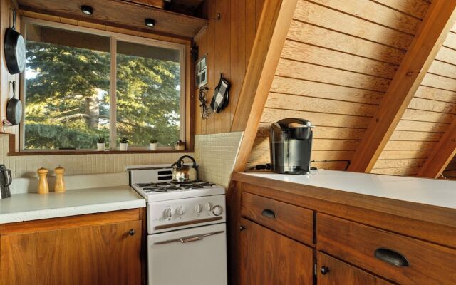 The Tranquil Pines A-frame Cabin Spectacular Views!