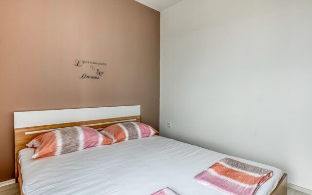 Charming Apartment in Novalja near Zrče Beach