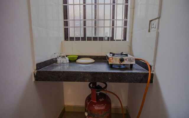 OYO 14025 Home Beach Facing 1BHK Mandrem