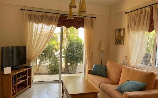 3bdr villa-pool/700m from a blue flag beach!