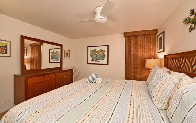 Kaleialoha #214 1 Bedroom 1 Bathroom Condo by Redawning
