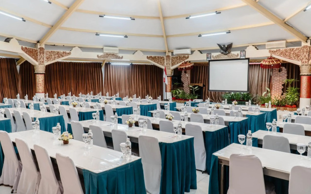 Palm Beach Hotel Bali