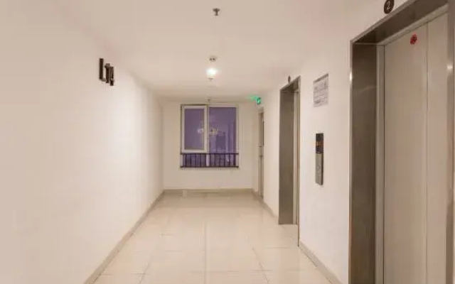 Blueberry chain hotel apartment (Linyi people's Square)