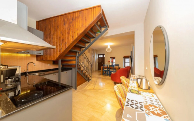 Mesmerizing Hotel Room Near Hadrian s Gate