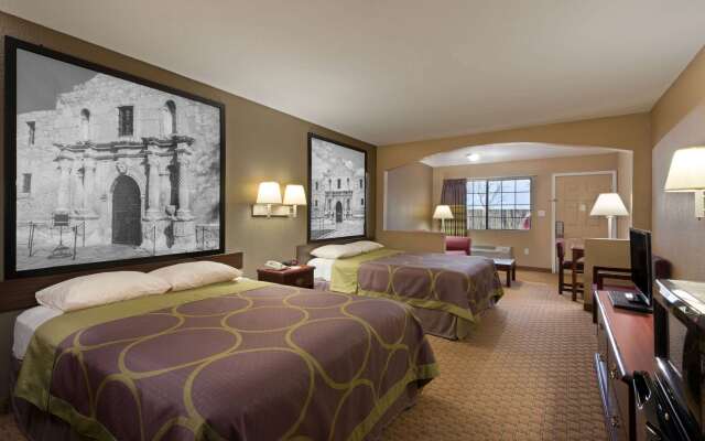 Super 8 by Wyndham San Antonio/Riverwalk Area