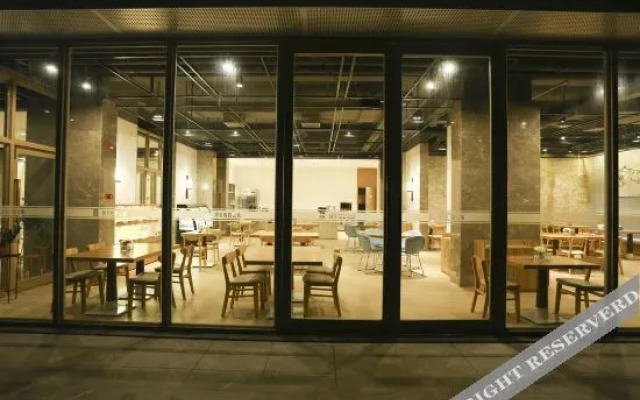 Yuejia Holiday Hotel (Yalong Bay Hehong Holiday Sunshine Branch)