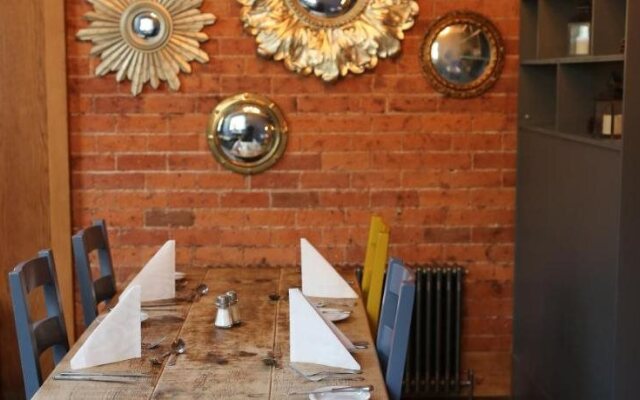 Chequers Hotel & Restaurant
