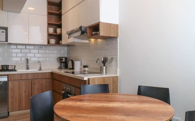 w Amazing 3BR With Balcony in Miraflores