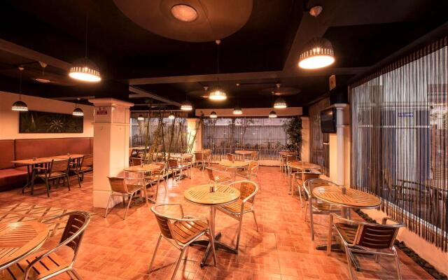 Hotel Athome & Serviced Apartments By Deccan Serai Hotels