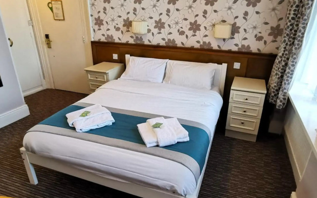 Russell Hotel