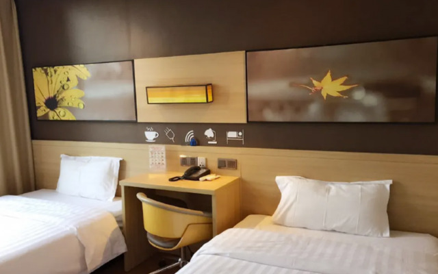 7 Days Inn (Chongqing Bishan Yingjia Tianxia Commercial Pedestrian Street)