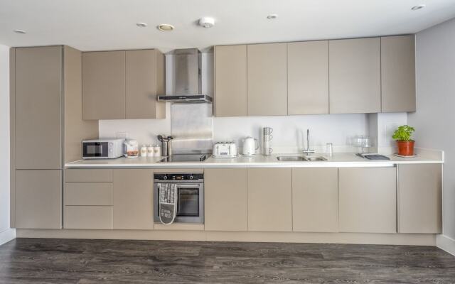 Luxury Bedford Riverside Apartment