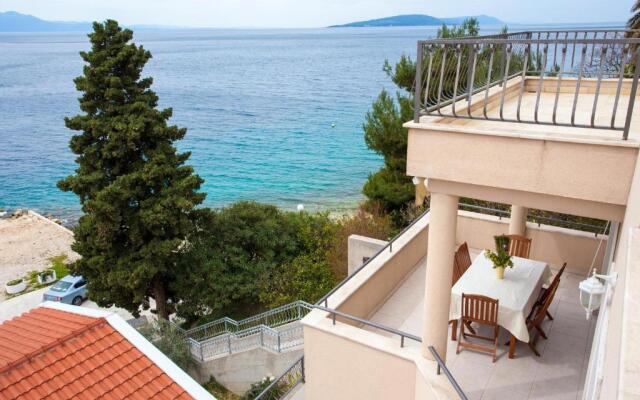 Apartmani Plana, Zaostrog