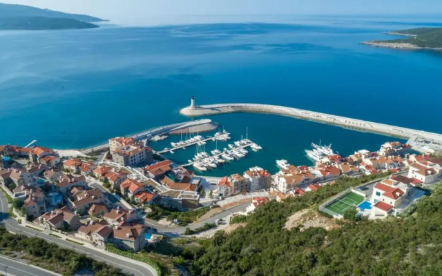 Lustica Bay Centrale lovely 2 bedroom apartment