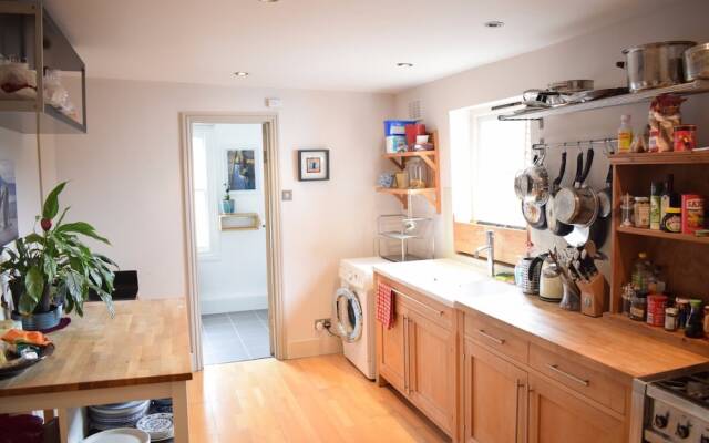 Stylish 2 Bedroom Apartment in Clapham